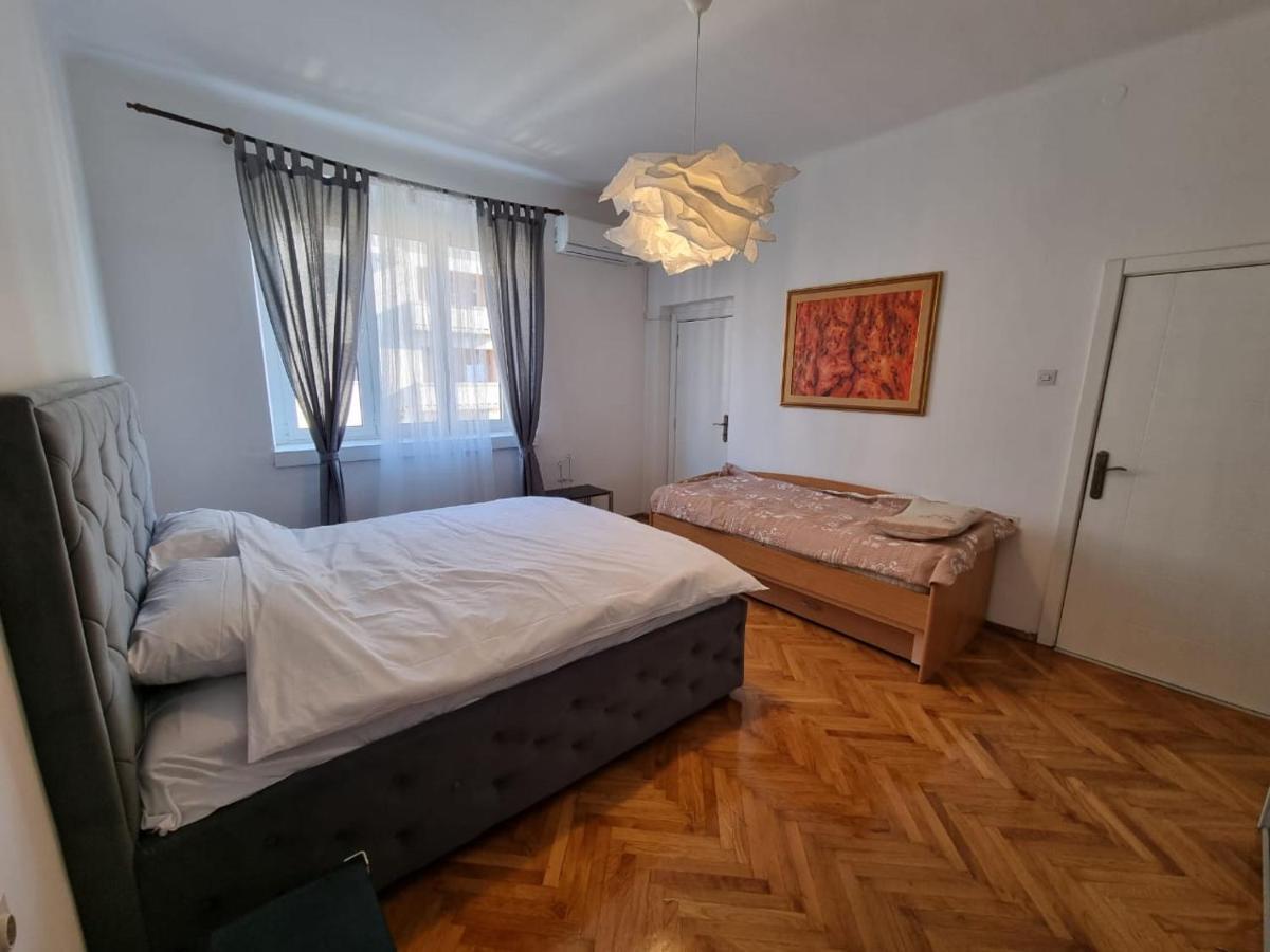 Right In The Heart Of Podgorica! 아파트 외부 사진